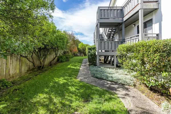 Half Moon Bay, CA 94019,442 Cypress AVE