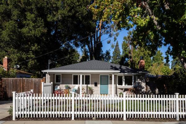 377 Mckendry DR, Menlo Park, CA 94025