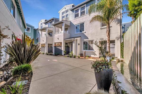 1066 41st AVE D201, Capitola, CA 95010