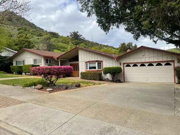 Morgan Hill, CA 95037,975 W Dunne AVE