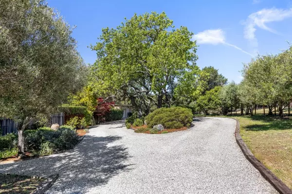 Carmel Valley, CA 93924,19 Ring LN