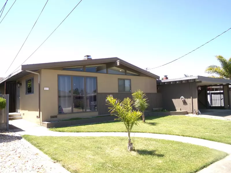 621 Walnut LN, Hollister, CA 95023