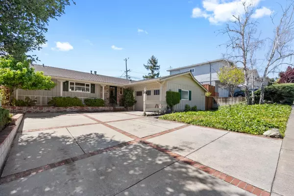 Redwood City, CA 94061,3761 Red Oak WAY