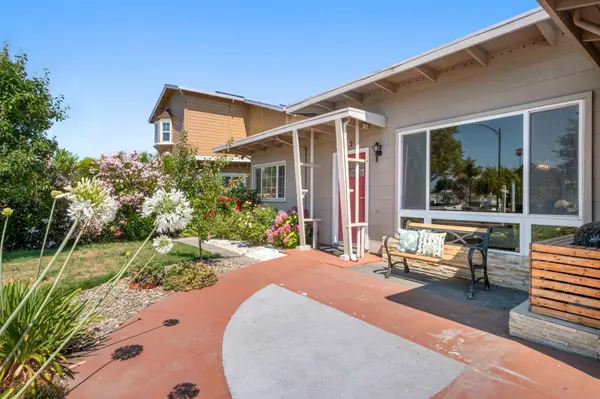 1424 Newbridge AVE, San Mateo, CA 94401
