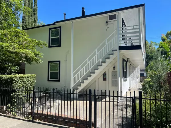 Sacramento, CA 95816,2711 E ST