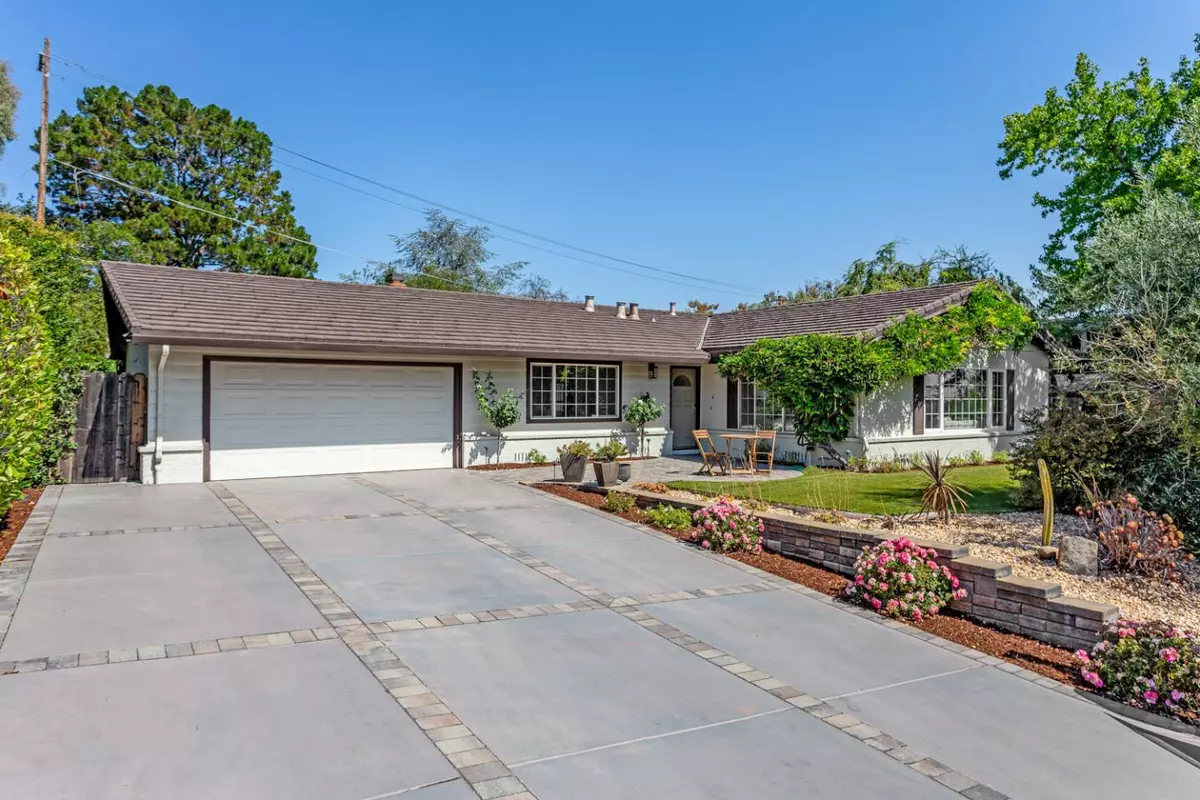 Los Altos, CA 94024,1465 Redwood DR