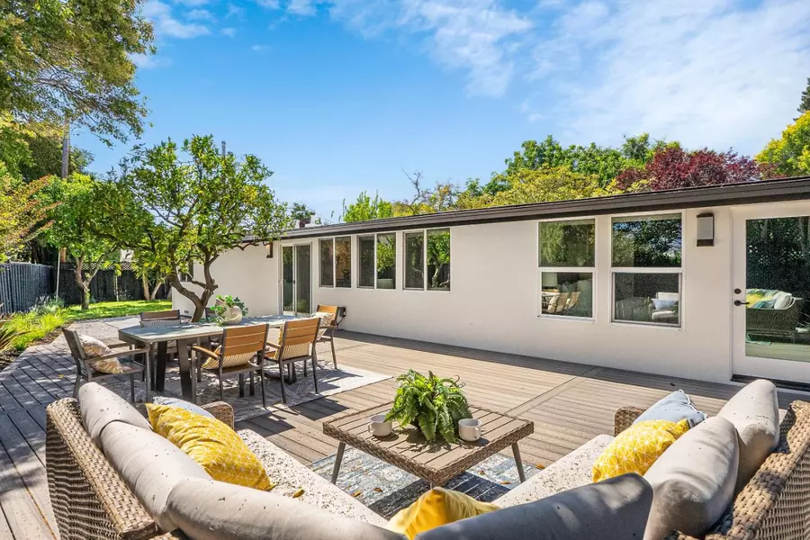 850 Wintergreen WAY, Palo Alto, CA 94303