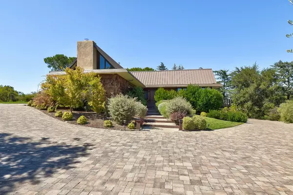 Los Altos Hills, CA 94022,26985 Orchard Hill LN