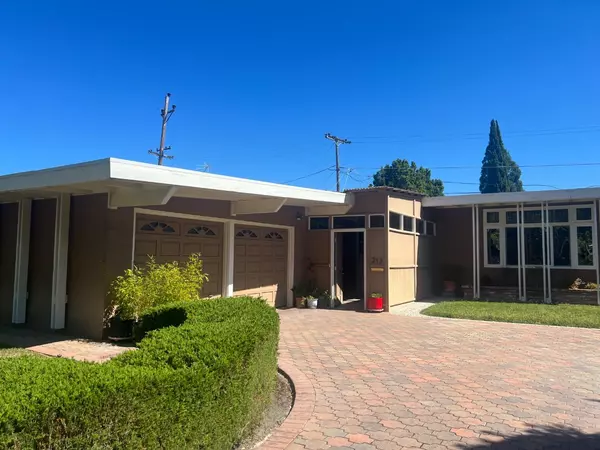 213 Thompson SQ, Mountain View, CA 94043