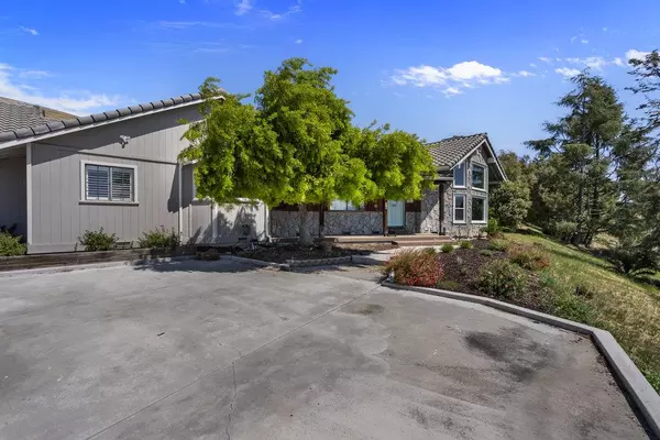 Tres Pinos, CA 95075,5955 Diablo Hills RD