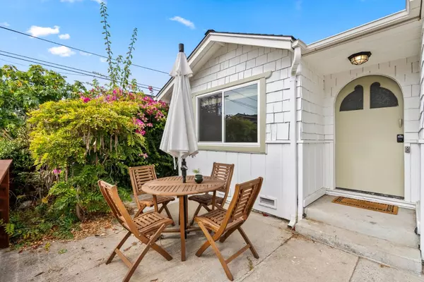 Santa Cruz, CA 95062,3427 Saint Deyns ST