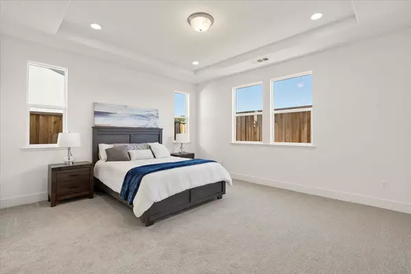 Hollister, CA 95023,2109 White Oak DR