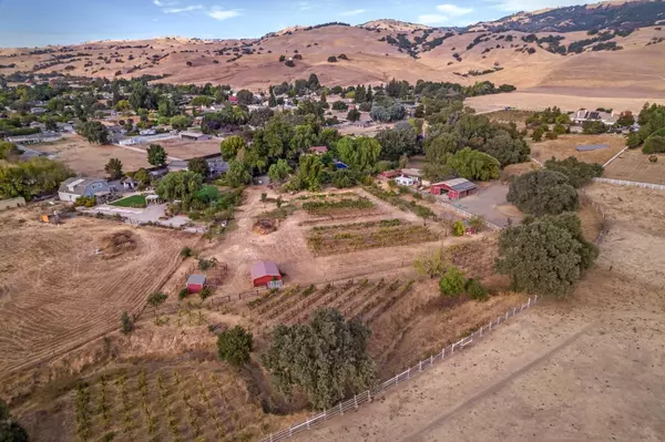 San Martin, CA 95046,12467 Creekview CT