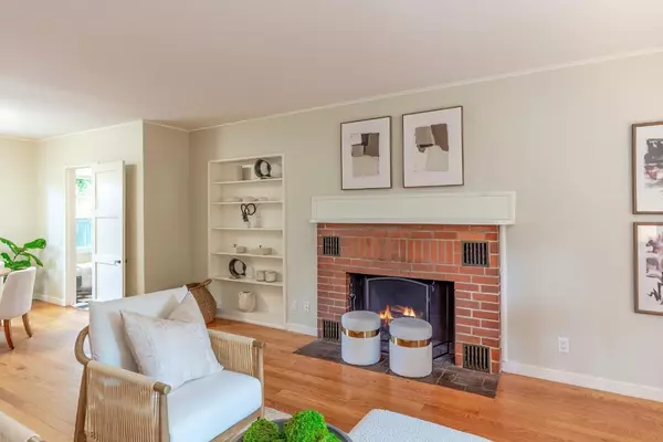 Menlo Park, CA 94025,2173 Santa Cruz AVE