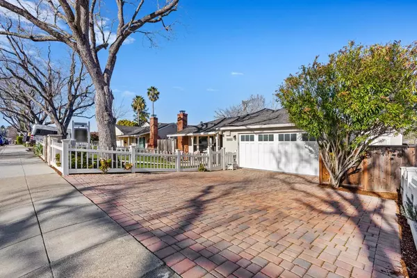 Redwood City, CA 94061,1261 Crompton RD