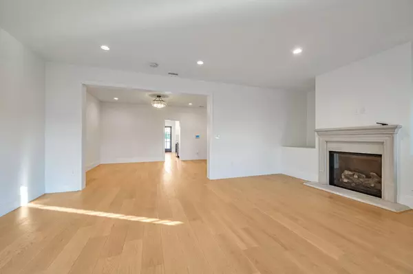 1025 Phelps ST, San Francisco, CA 94124