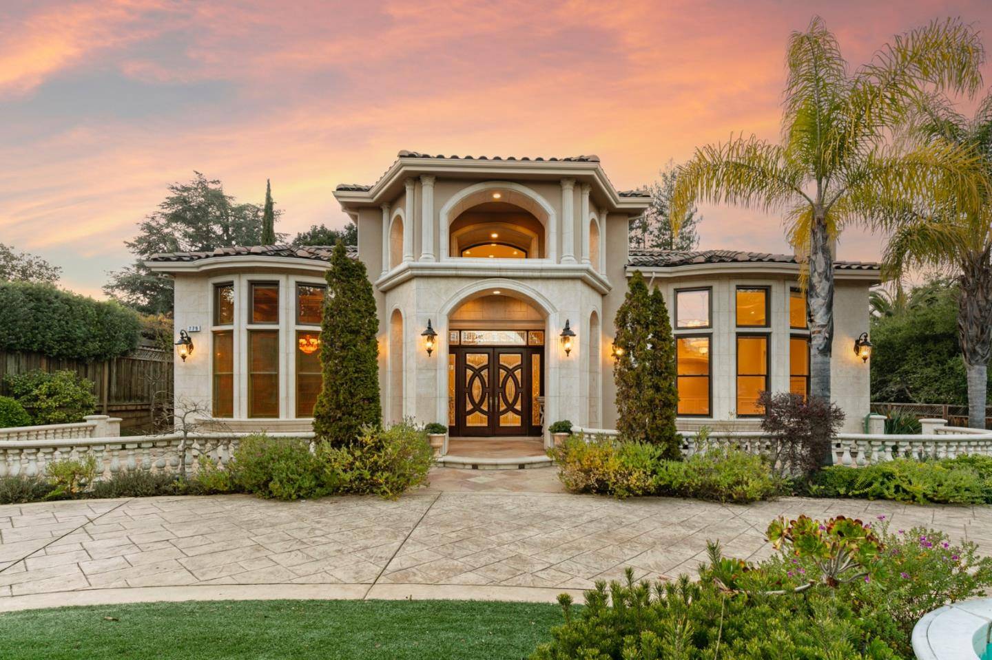779 Mora DR, Los Altos, CA 94024