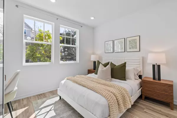 Mountain View, CA 94043,3908 Degree LN