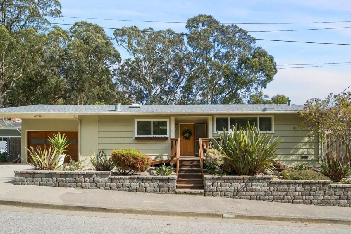 Pacifica, CA 94044,940 Corona DR