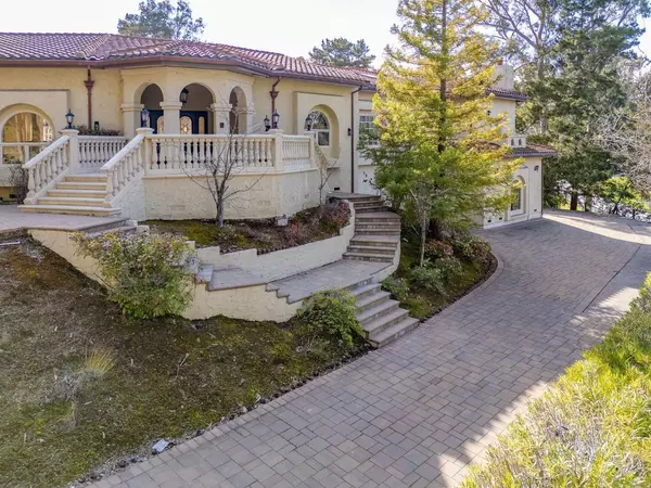 Hillsborough, CA 94010,1035 Macadamia DR