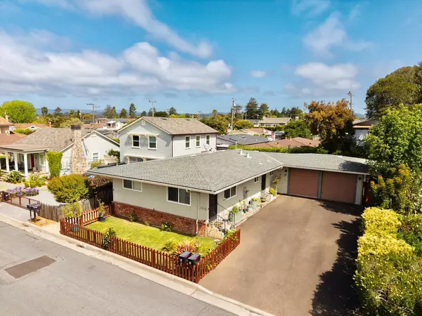 Capitola, CA 95010,4805 Topaz ST