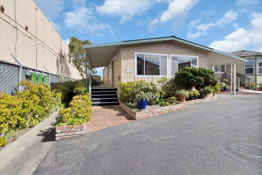 700 Briggs AVE 35, Pacific Grove, CA 93950