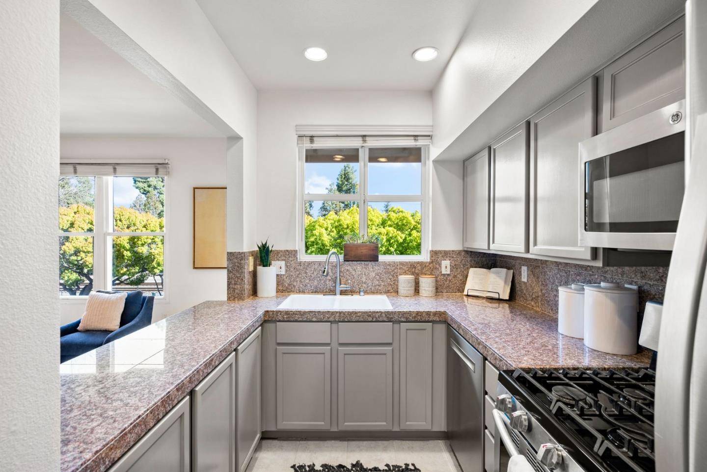 Mountain View, CA 94041,108 Bryant ST 4