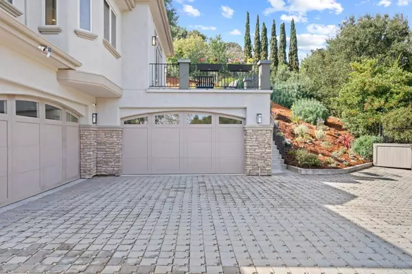 Los Altos Hills, CA 94022,25850 Westwind WAY