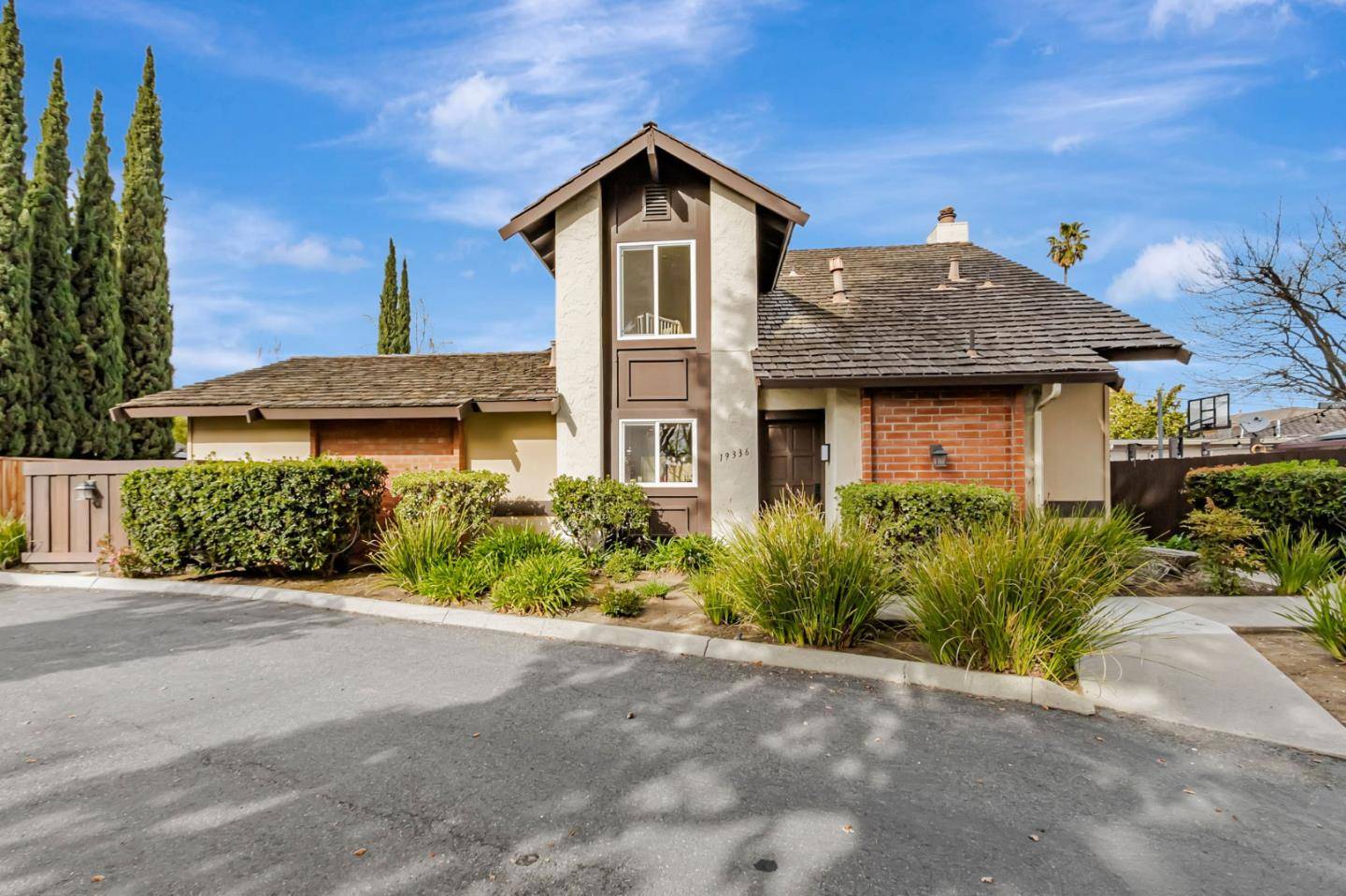 19336 Greenwood CIR, Cupertino, CA 95014