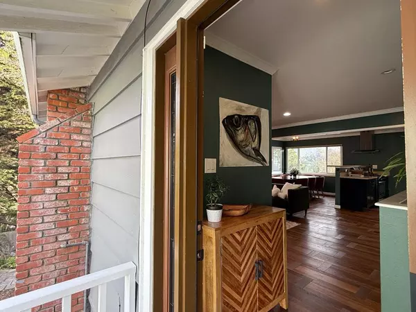 Pacifica, CA 94044,1344 Redwood WAY