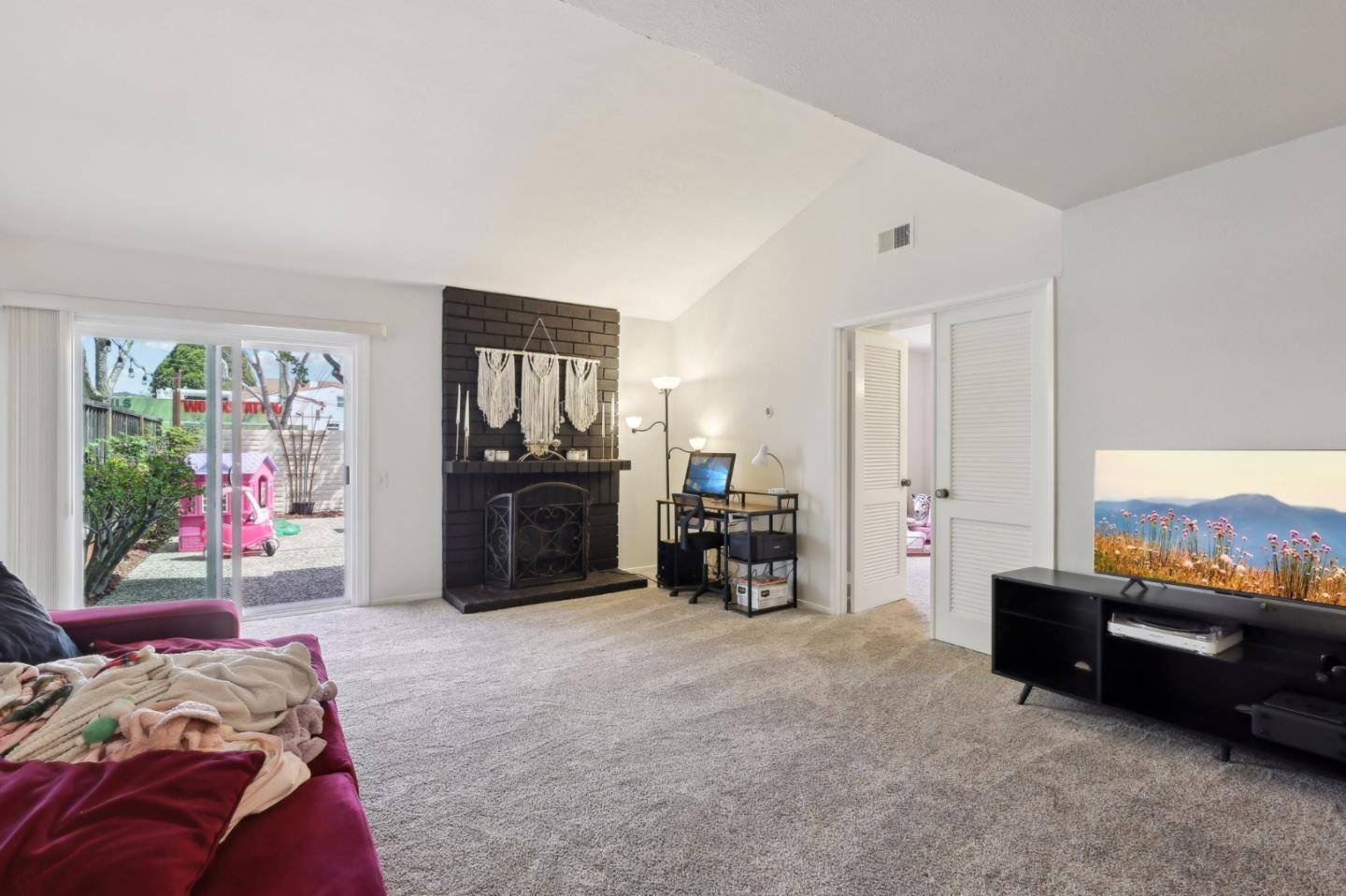 San Leandro, CA 94577,2378 Cheshire PL