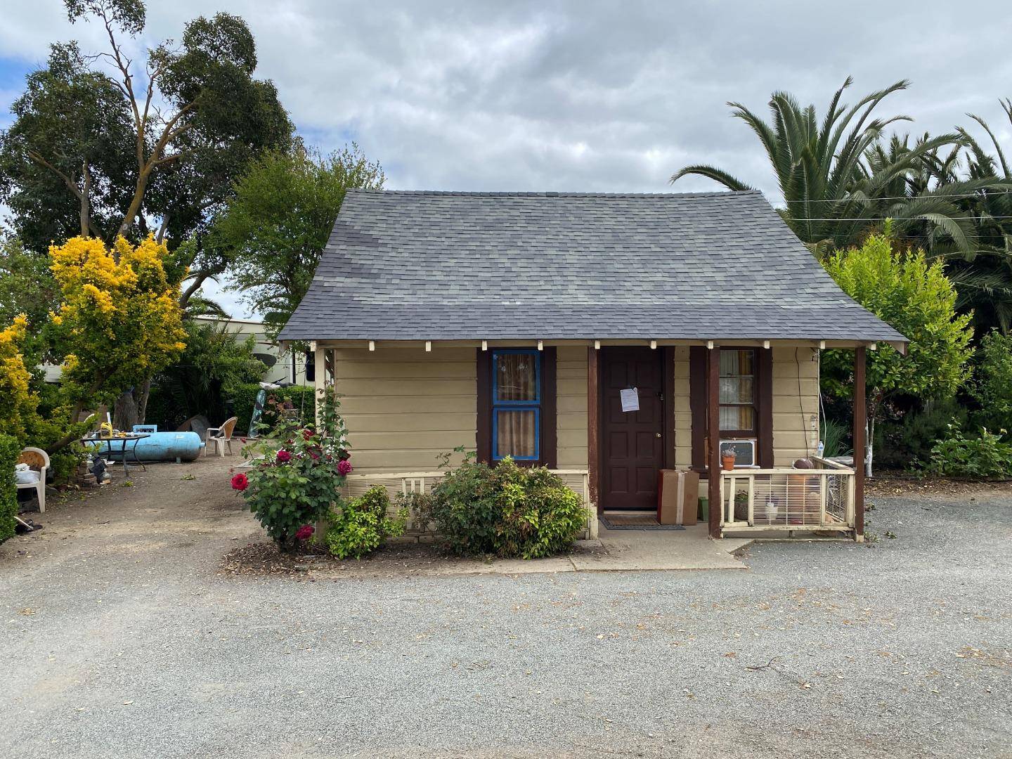 Morgan Hill, CA 95037,15860 Hill RD A