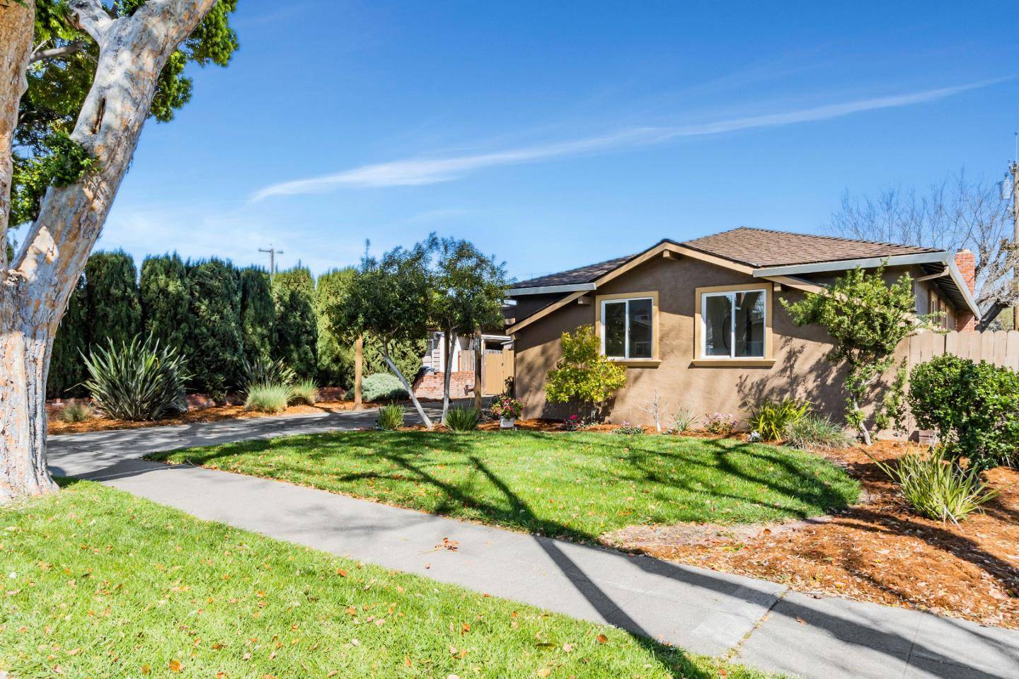 891 Redbird DR, San Jose, CA 95125