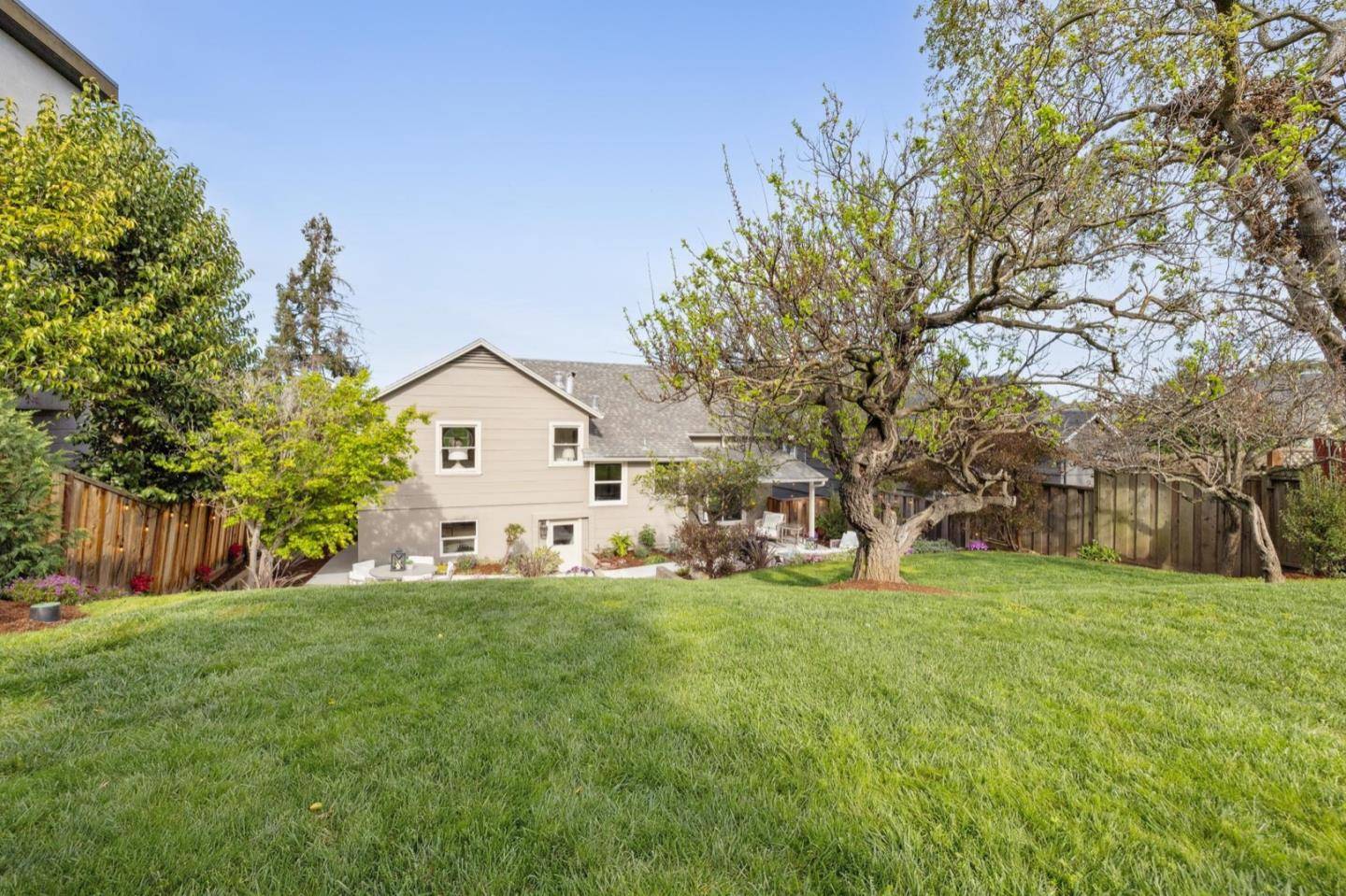 San Carlos, CA 94070,824 Orange AVE