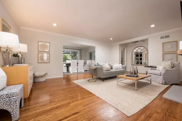 Burlingame, CA 94010,2156 Trousdale DR