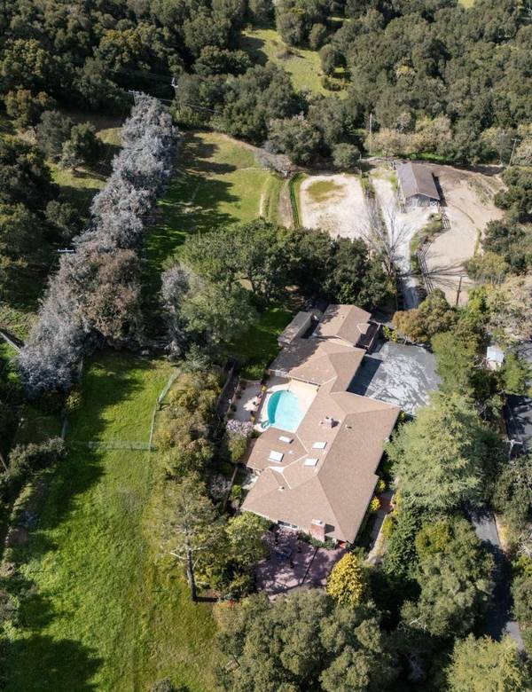 252 Raymundo DR, Woodside, CA 94062