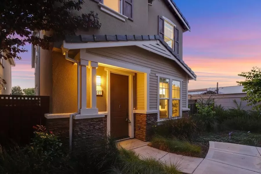 922 Holly PL, Palo Alto, CA 94303