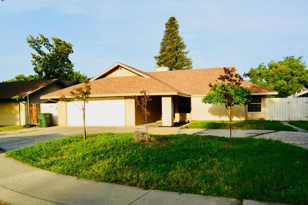 2708 Palomino LN, Modesto, CA 95355