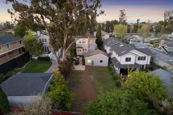 Burlingame, CA 94010,829 Edgehill DR