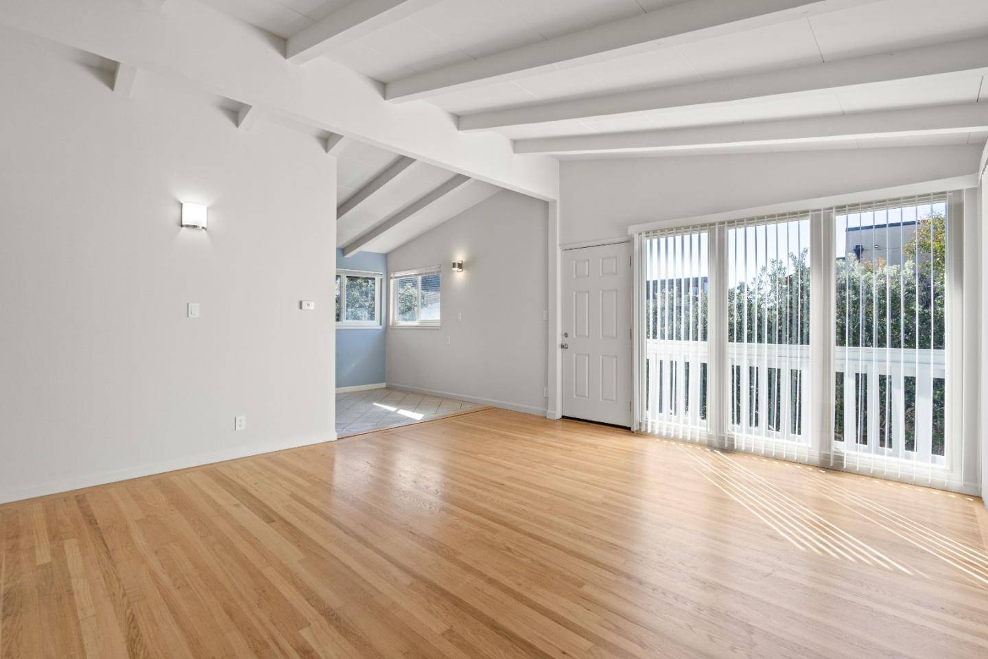 Pacifica, CA 94044,2408 Palmetto AVE
