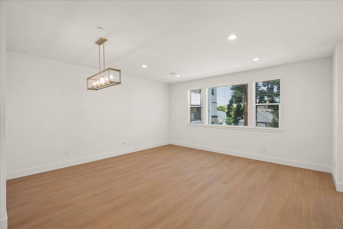 Sunnyvale, CA 94086,224 Carroll ST 5
