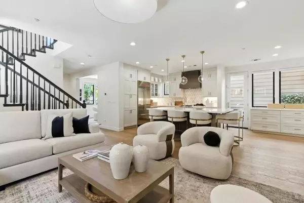 Palo Alto, CA 94306,405 Spruce LN