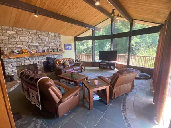 Soquel, CA 95073,341 Metalwood DR