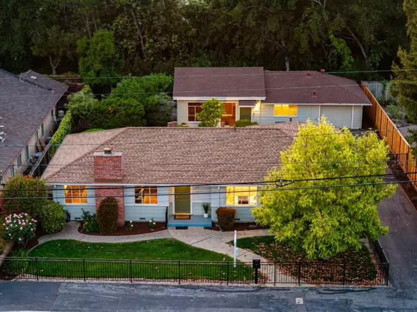 Palo Alto, CA 94306,678 Chimalus DR