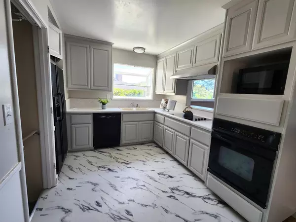 Belmont, CA 94002,20 Tioga WAY