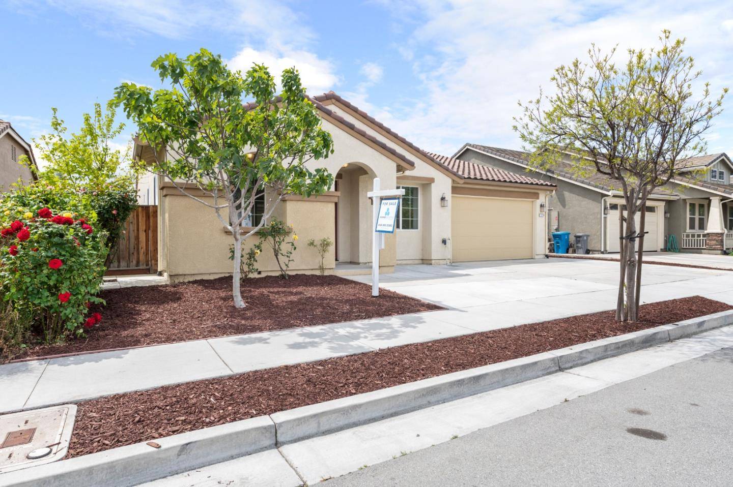 Hollister, CA 95023,1219 Steinbeck DR