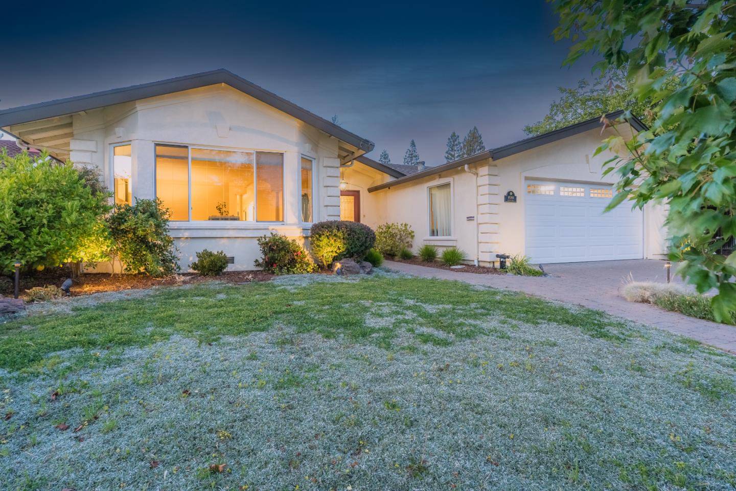 1011 Azalea DR, Sunnyvale, CA 94086
