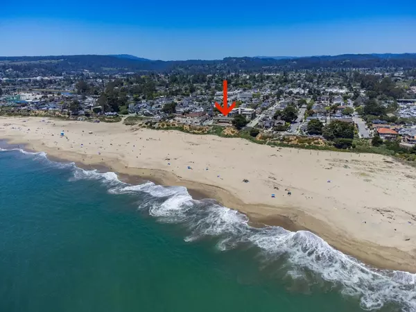 Santa Cruz, CA 95062,1703 East Cliff DR