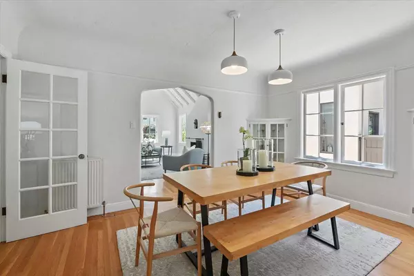 Burlingame, CA 94010,1552 Columbus AVE