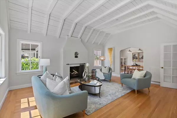 Burlingame, CA 94010,1552 Columbus AVE